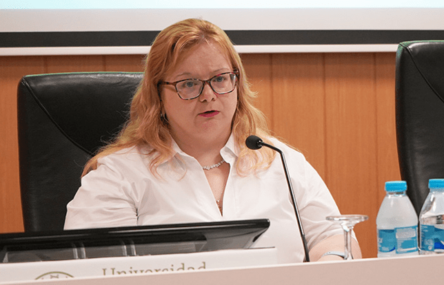 Anna Peirats durante una intervención académica